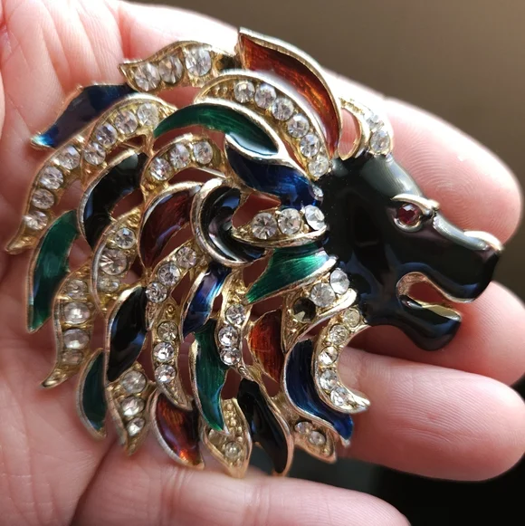 Vintage Lion Head Brooch Gold Tone Rhinestone Enamel Statement Pin - Picture 5 of 8